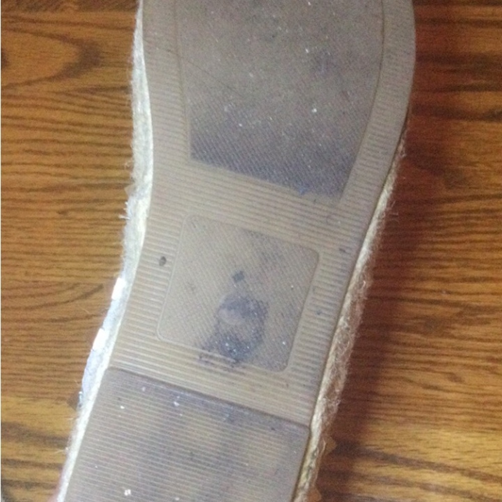 Shoes - Picture 4 of 8